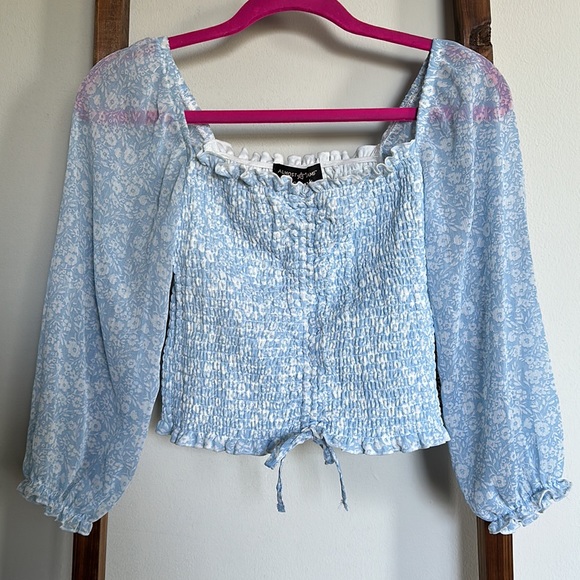 NEW NWT Almost Famous Smocked Tie Front Crop Top - Picture 3 of 3